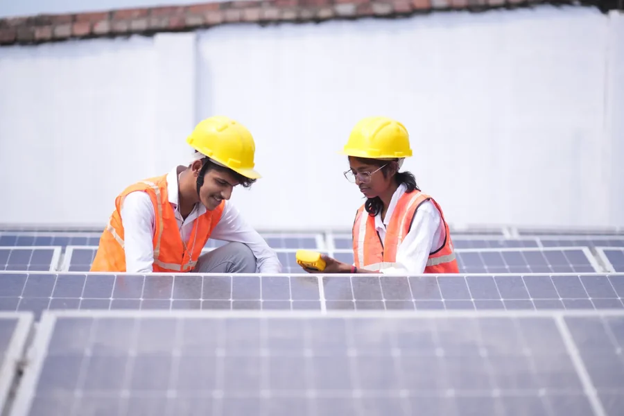 Solar PV Manufacturing and Installation technician - Residential